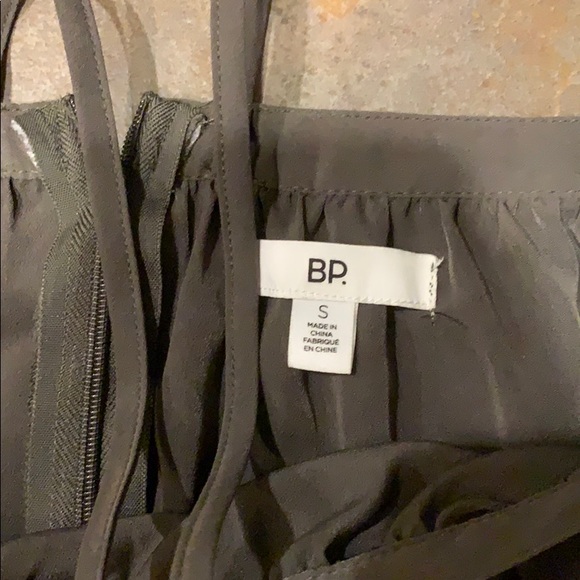 Womens S BP. Off-Shoulder Olive Top w/ Neck Strap - Picture 2 of 3